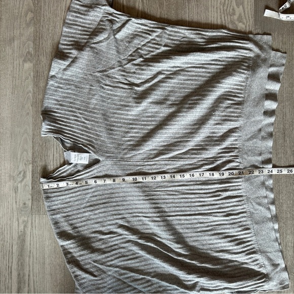 Cabi Gray Ribbed Doleman Sleeve Oversized V-Neck Knit Top Medium - Picture 10 of 10